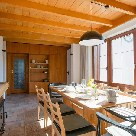 بيت للعطل 1970s Architects House In The Countryside